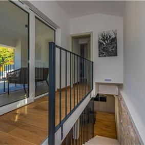 5 bedroom villa with pool near Crikvenica, sleeps 10